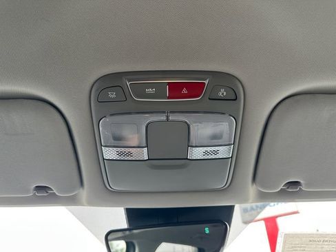 Used 2023 Kia Telluride S image 28