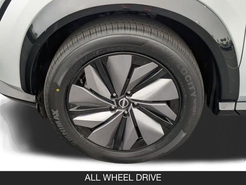 Used 2024 Nissan Ariya AWD image 11