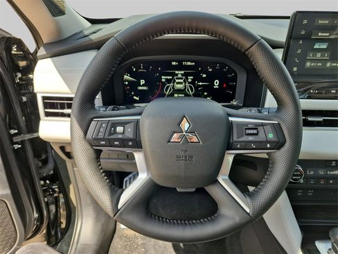 New 2025 Mitsubishi Outlander SEL image 14