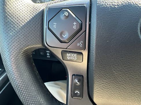Used 2023 Toyota Tacoma TRD Off-Road w/ Advanced Technology Package AWD/4WD image 18