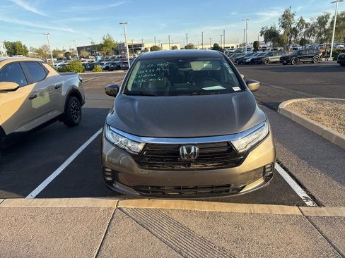 Used 2022 Honda Odyssey EX-L image 2