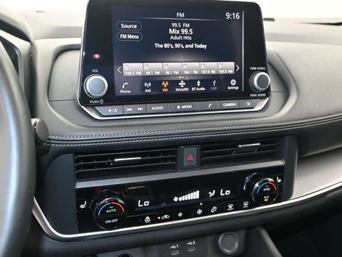 Used 2025 Nissan Rogue SV w/ SV Premium Package FWD image 25