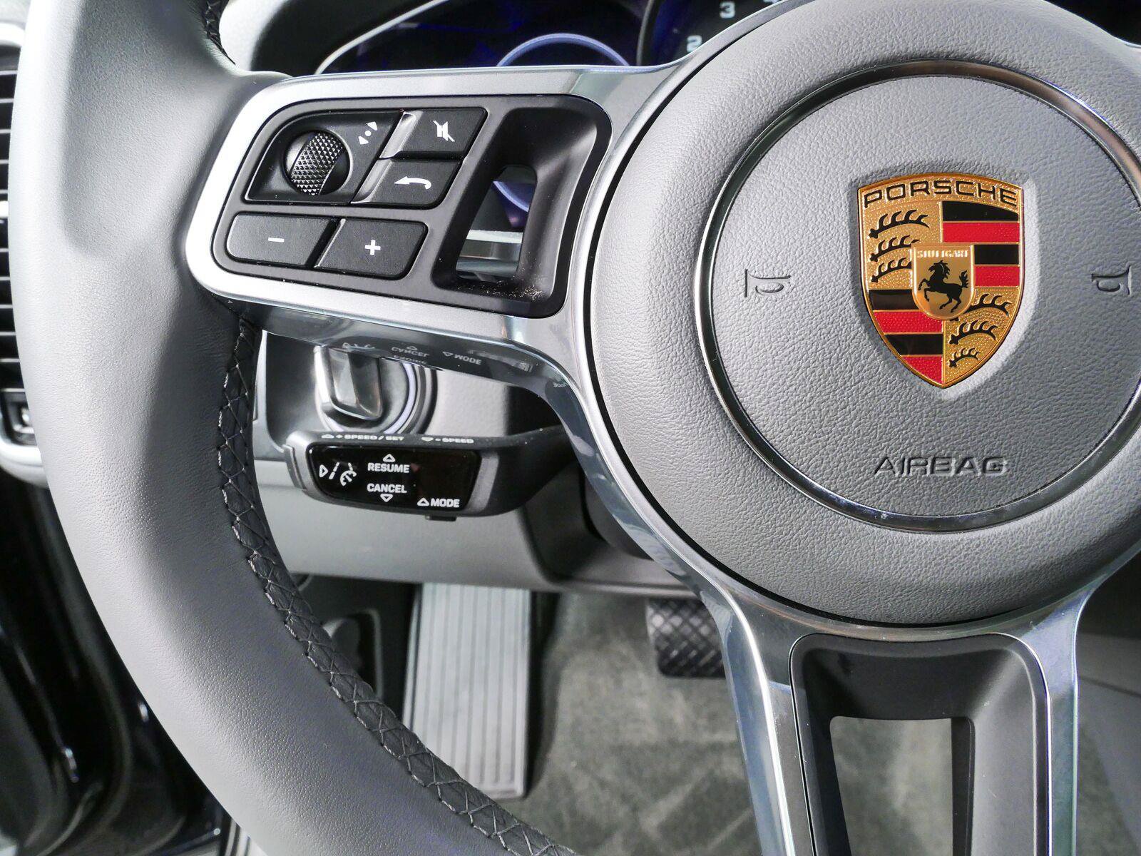 Certified 2023 Porsche Cayenne Platinum Edition AWD/4WD image 10