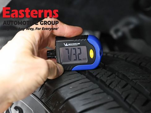 Used 2025 Jeep Wrangler Unlimited Sahara AWD/4WD image 27
