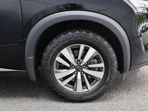 Used 2023 Nissan Pathfinder SL w/ Black Appearance Package AWD/4WD image 13