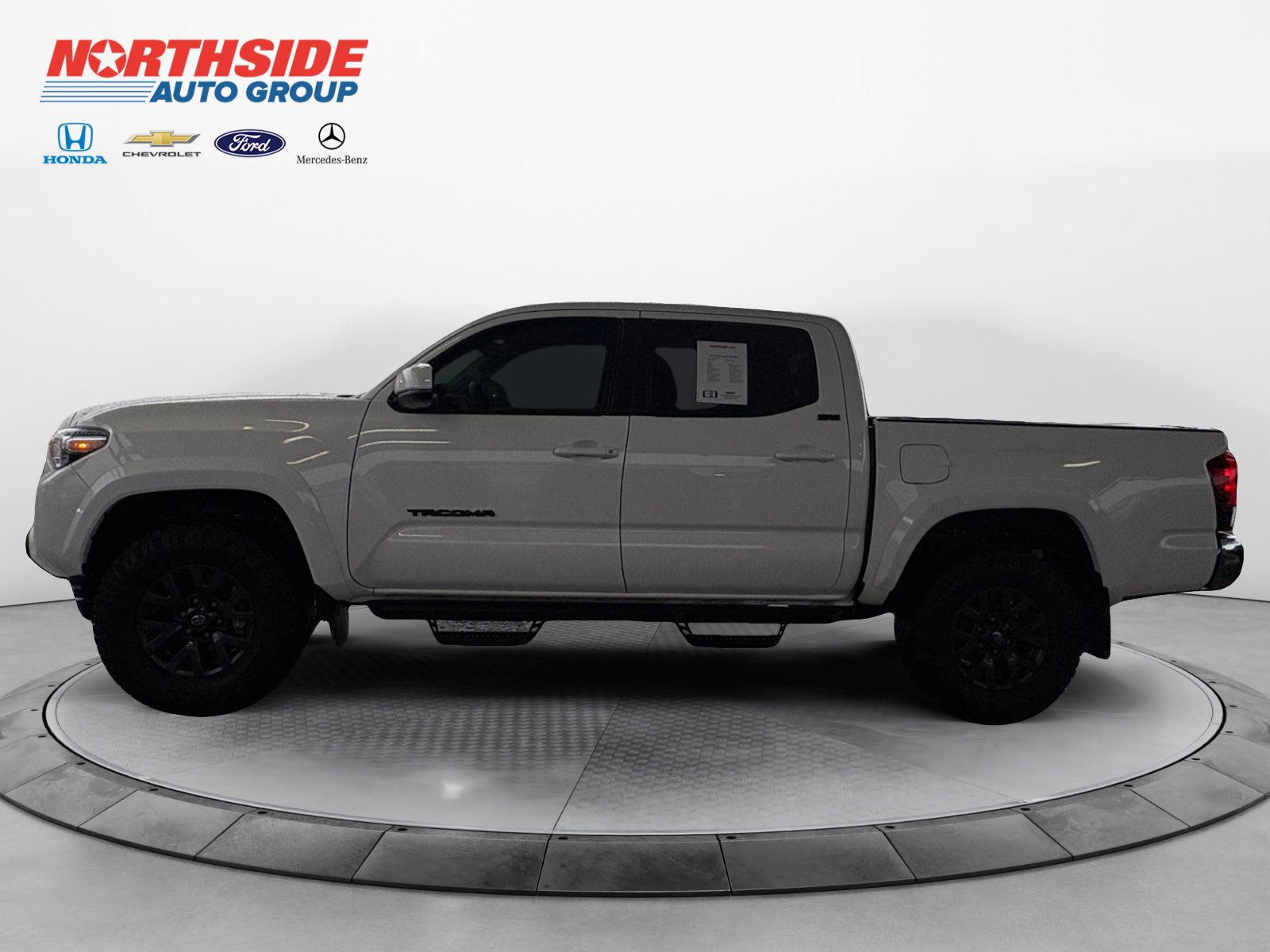 Used 2023 Toyota Tacoma SR5 RWD image 4