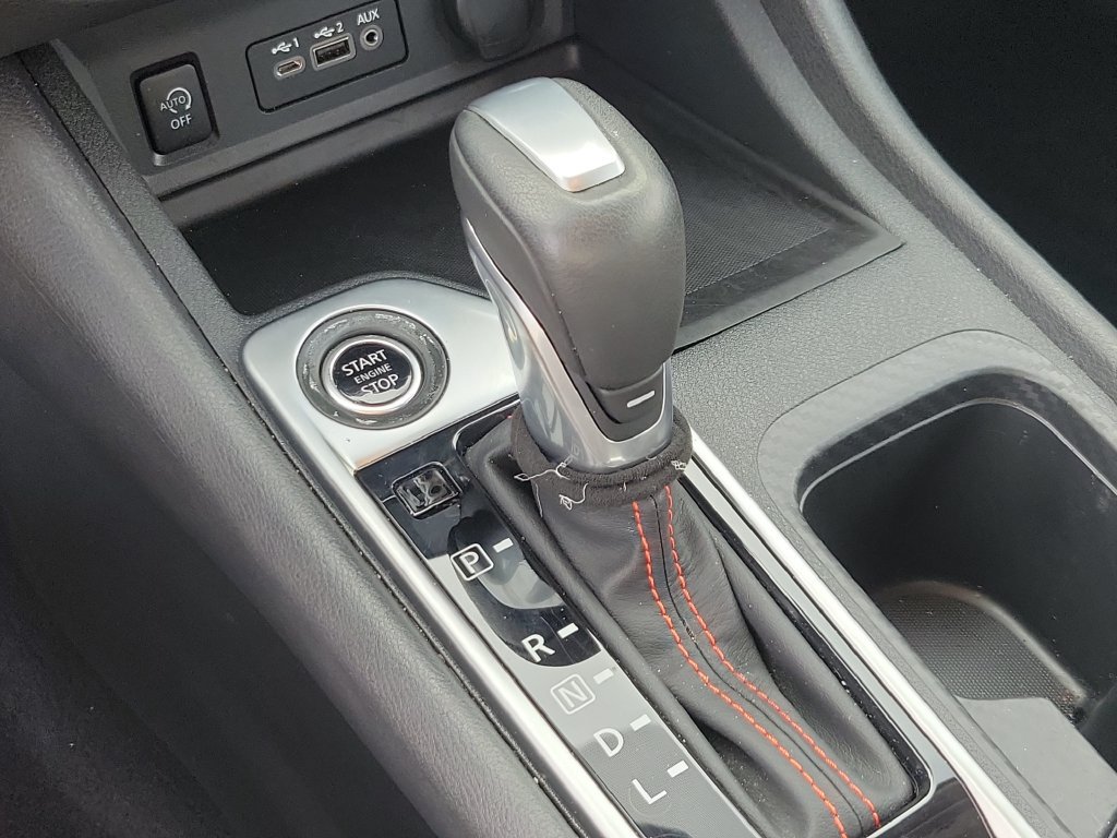 Certified 2025 Nissan Sentra SR FWD image 28