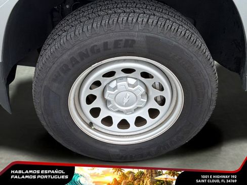 Used 2025 Chevrolet Colorado W/T RWD image 32