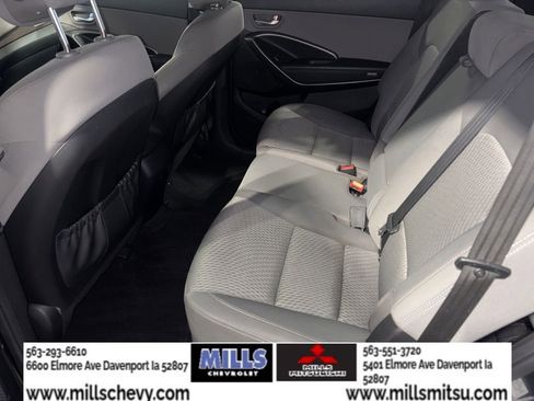 Used 2019 Hyundai Santa Fe XL SE image 12