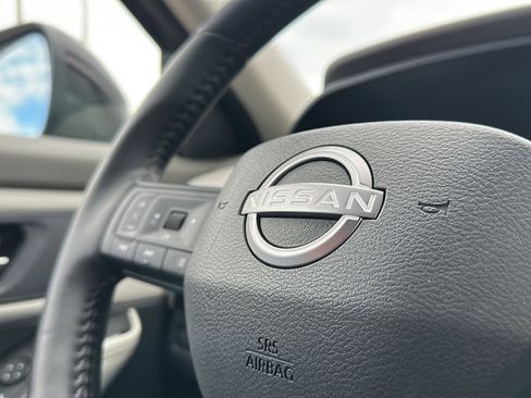 Certified 2025 Nissan Rogue SV image 30