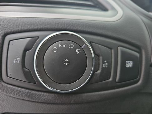 Used 2024 Ford Edge SEL image 25