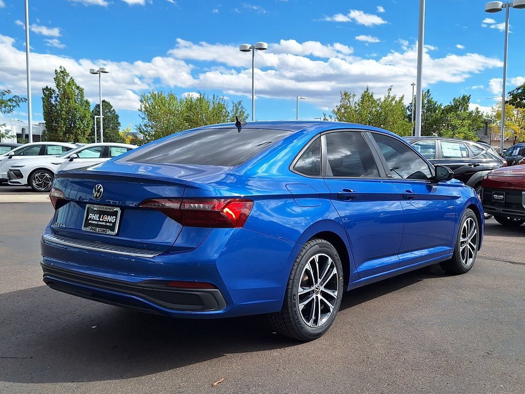 Used 2023 Volkswagen Jetta Sport FWD image 3