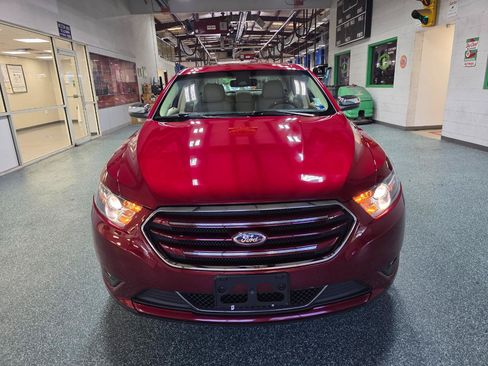 Used 2015 Ford Taurus Limited w/ Equipment Group 301A AWD/4WD image 3