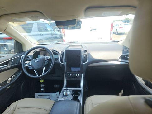 Used 2024 Ford Edge SEL w/ Convenience Package AWD/4WD image 8