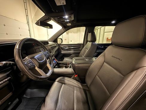 Used 2022 GMC Yukon Denali RWD image 17