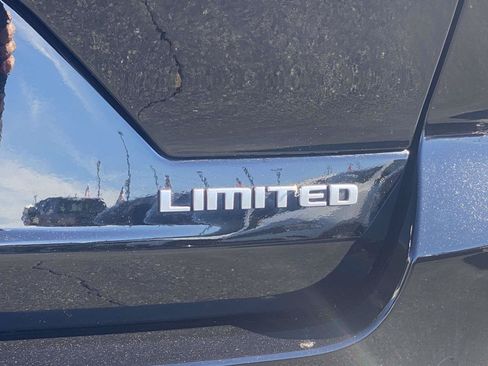 Used 2024 Jeep Grand Cherokee Limited w/ Luxury Tech Group II RWD image 41