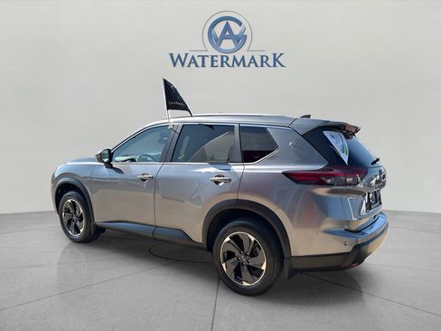 Used 2025 Nissan Rogue SV w/ SV Premium Package AWD/4WD image 4