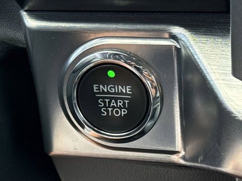 Used 2021 Ford F150 Lariat w/ Equipment Group 501A Mid image 20