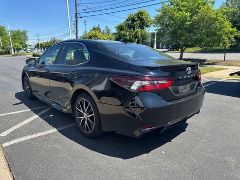 Used 2024 Toyota Camry SE FWD image 5