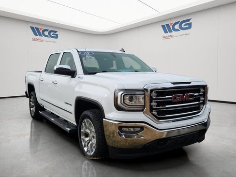 Used 2018 GMC Sierra 1500 SLT w/ SLT Premium Package image 2