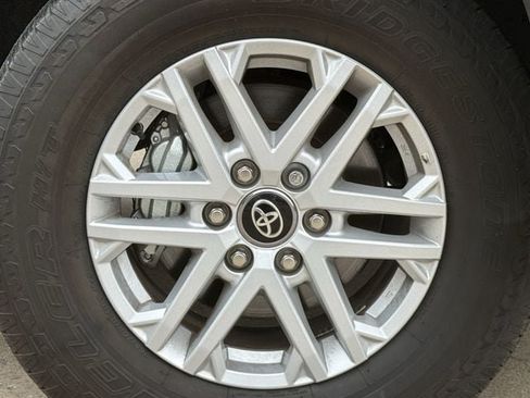 Used 2025 Toyota Tundra SR5 AWD/4WD image 10
