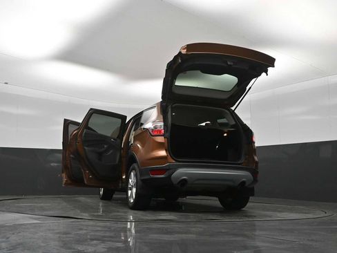 Used 2017 Ford Escape SE AWD/4WD image 40