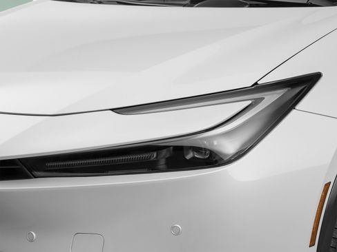 Used 2025 Toyota Prius FWD image 48