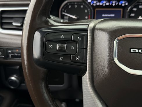 Used 2021 GMC Yukon Denali w/ Denali Premium Package RWD image 16
