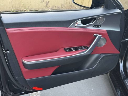 Used 2018 Kia Stinger GT2 AWD/4WD image 13