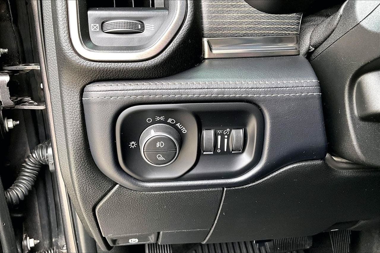 Used 2019 RAM 3500 Limited AWD/4WD image 38