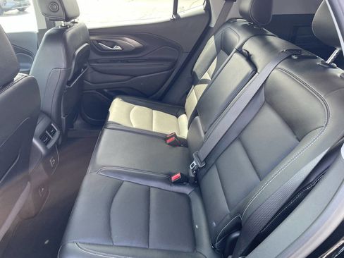 Used 2023 GMC Terrain SLT AWD/4WD image 4
