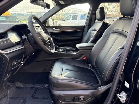 New 2025 Jeep Grand Cherokee Limited image 14