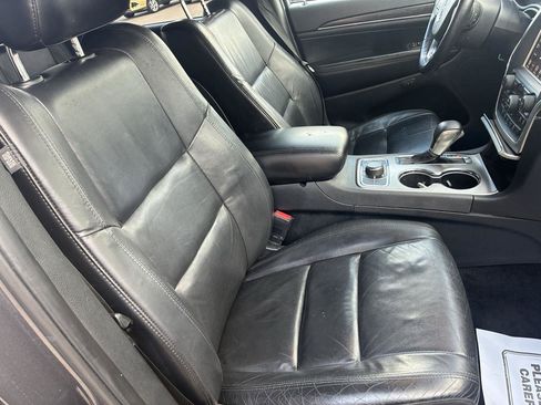 Used 2018 Jeep Grand Cherokee Limited AWD/4WD image 15