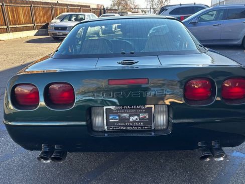 Used 1996 Chevrolet Corvette Coupe RWD image 4