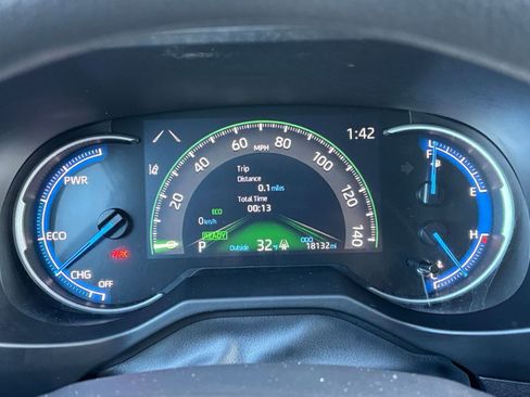 Used 2025 Toyota RAV4 LE image 36