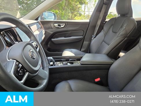 Used 2023 Volvo XC60 B5 Plus w/ Climate Package AWD/4WD image 4