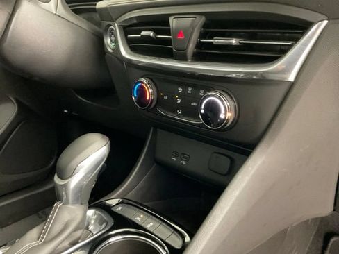 Used 2025 Buick Encore GX Preferred FWD image 15