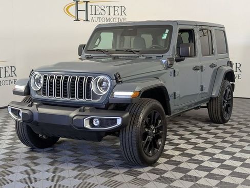 Certified 2025 Jeep Wrangler Unlimited Sahara w/ Safety Group AWD/4WD image 4
