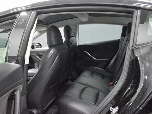 Used 2020 Tesla Model 3 Long Range image 31