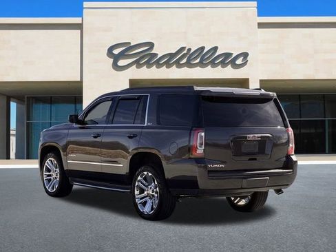 Used 2017 GMC Yukon SLT w/ Premium Edition image 8