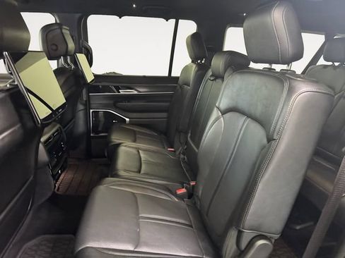 Used 2024 Jeep Wagoneer L Series III w/ Premium Group I AWD/4WD image 25