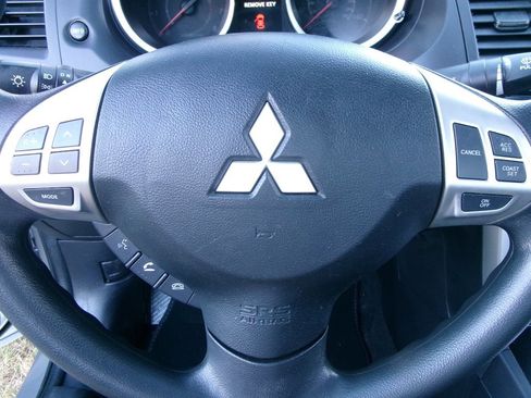 Used 2016 Mitsubishi Lancer ES image 28