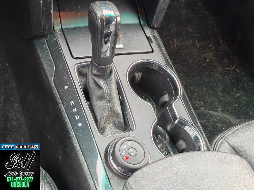 Used 2016 Ford Explorer XLT w/ Equipment Group 202A AWD/4WD image 10