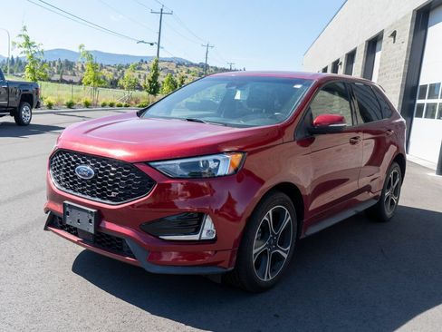 Used 2019 Ford Edge ST w/ Convenience Package AWD/4WD image 3
