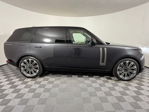 New 2026 Land Rover Range Rover Long Wheelbase SE AWD/4WD image 8