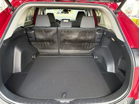 Used 2022 Toyota RAV4 XLE w/ Convenience Package AWD/4WD image 18