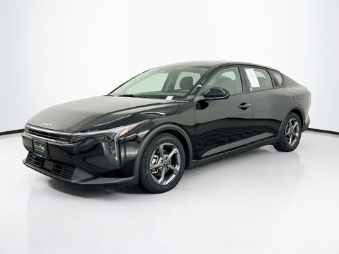 Used 2025 Kia K4 FWD image 3