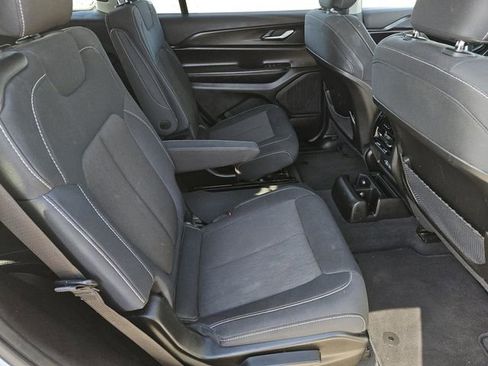 Used 2023 Jeep Grand Cherokee L Laredo image 35