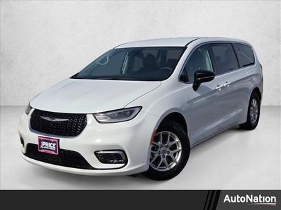 Used 2024 Chrysler Pacifica Touring-L