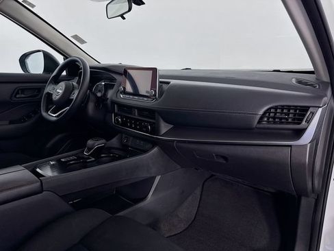 Used 2024 Nissan Rogue S FWD image 27